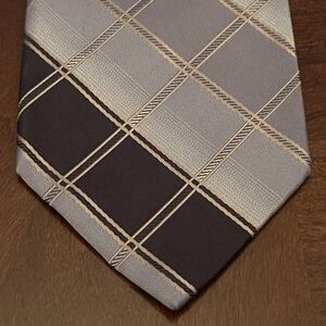 Van Heusen Studio Gray Black 100% Silk Men’s Neck Tie Made In China